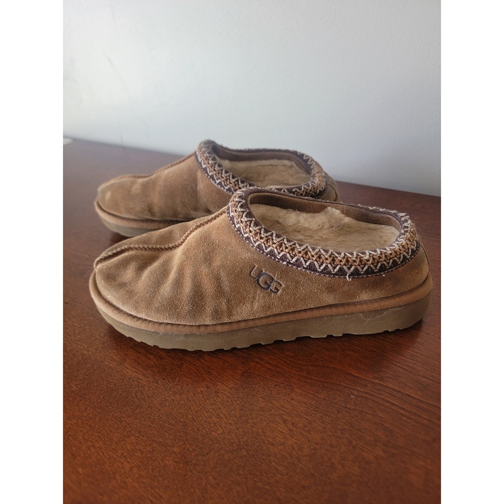 UGG Tasman Suede Slippers Chestnut Brown Womens Size 9 5955
Cozy Slip on Clog